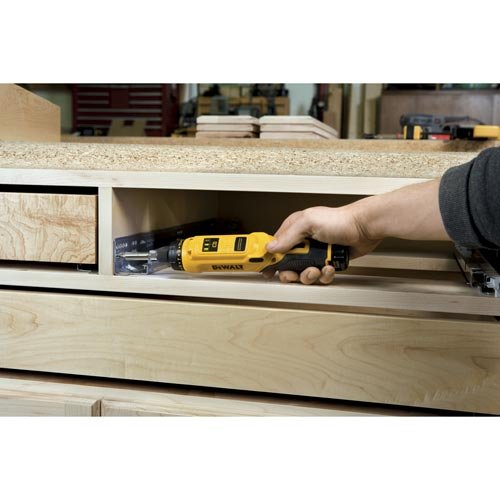 DEWALT 8V MAX Cordless Screwdriver Kit, Gyroscopic, 2 Batteries (DCF680N2)