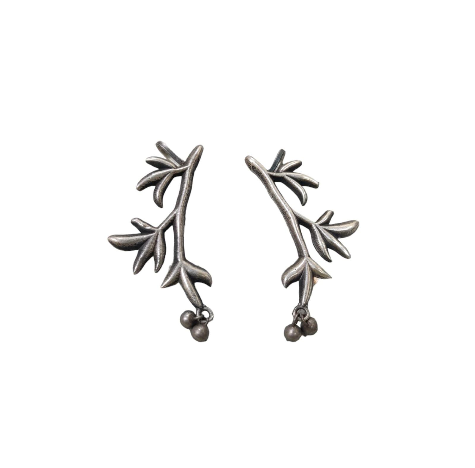 Sawwaisa Oxidized Silver Designer Look Alike Oxidised Boho Earcuff Stud Earrings - Trendy Bohemian Statement Jewellery for Women & Girls (B0D8FK91QJ) Amazon Price History, Amazon Price Tracker