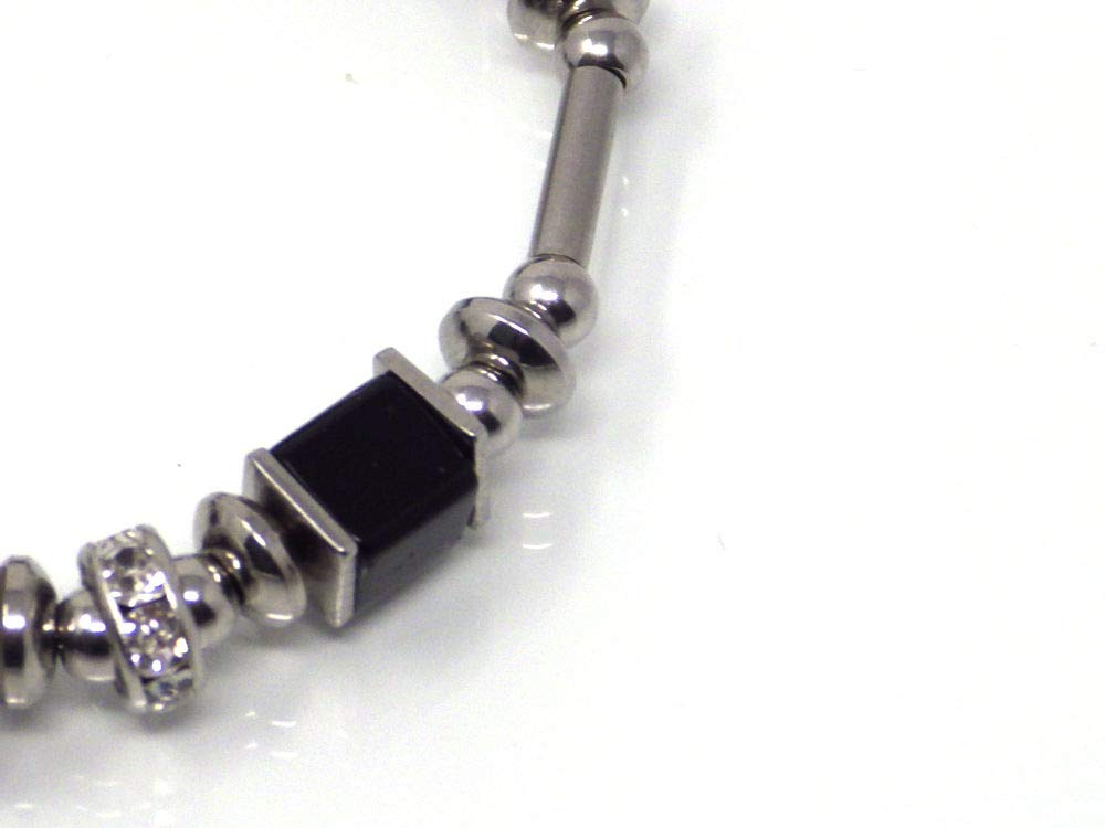 Bracciale rigido da donna in acciaio inossidabile con perle di vetro nero e perline di strass