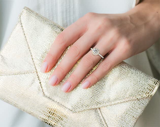 Engagement Ring 1.5 CT Center Halo Moissanite Engagement Rings for Women Platinum Plated Silver Free Engraving3