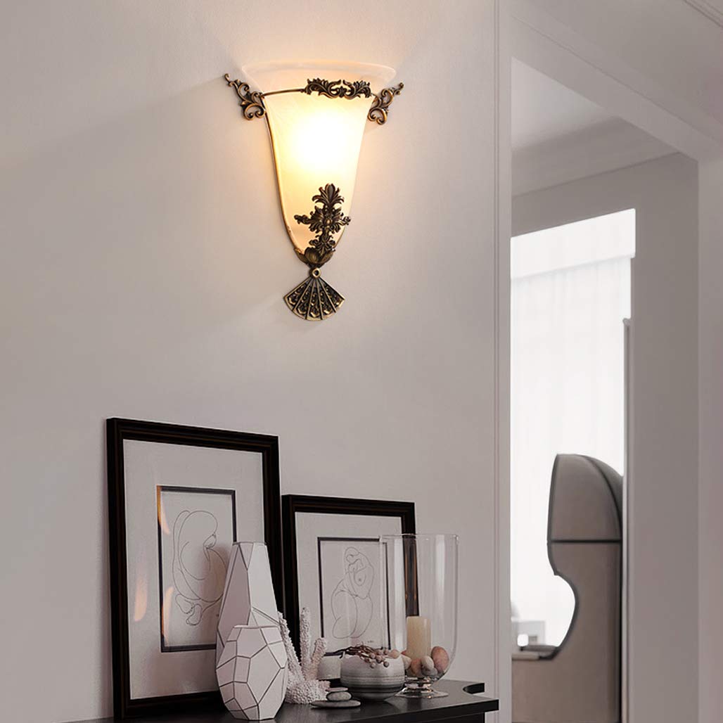 Vintage Wandleuchte Messing, Landhaus Innen Wandlampe mit weiße Glasschirm, 6W Treppenhaus Wandbeleuchtung Warmweiß Flurlampe in Antik-Finish, E27 Fassung, Schlafzimmer Wohnzimmer Deko,C