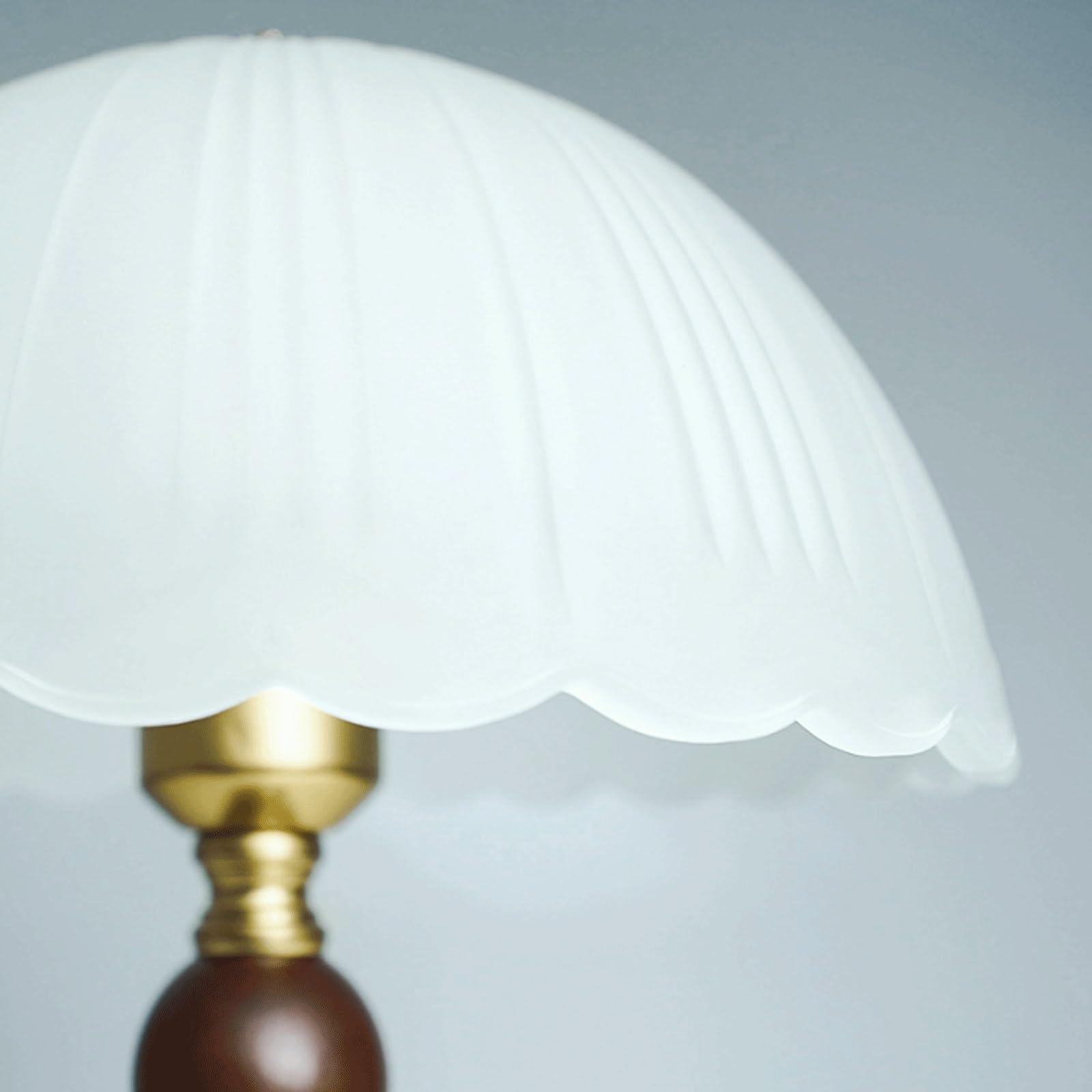 Lampa stołowa LED w stylu vintage, kreatywna lampa dekoracyjna, szklany klosz, lampki nocne do salonu, sypialni, drewniana podstawa lampa biurkowa