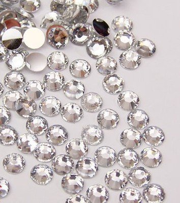500-częściowy płaski tył, błyszczące 14-cięte okrągłe cyrkonie, 5 mm, przezroczyste