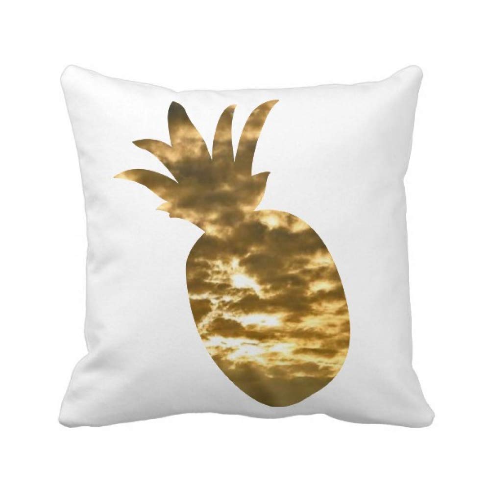 Coussin carré soleil et nuages pour illuminer votre salon moderne
