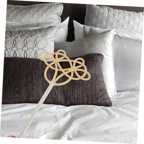 Gogogmee Plastic Long Handle Carpet Duster with Imitation Rattan Weave for Removal Durable Home Rug Beater Tool for Cleaning Quilts Cushions and High Areas