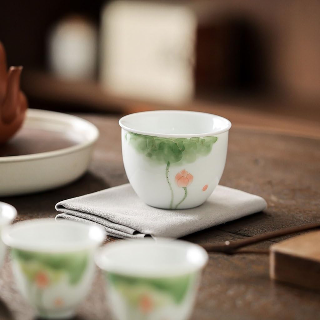 Tazas de té Pequeñas Taza de té de loto pintada a mano for el hogar, taza de té Personal for hombres, tazón de té for beber de porcelana blanca china Taza de té de Kungfu