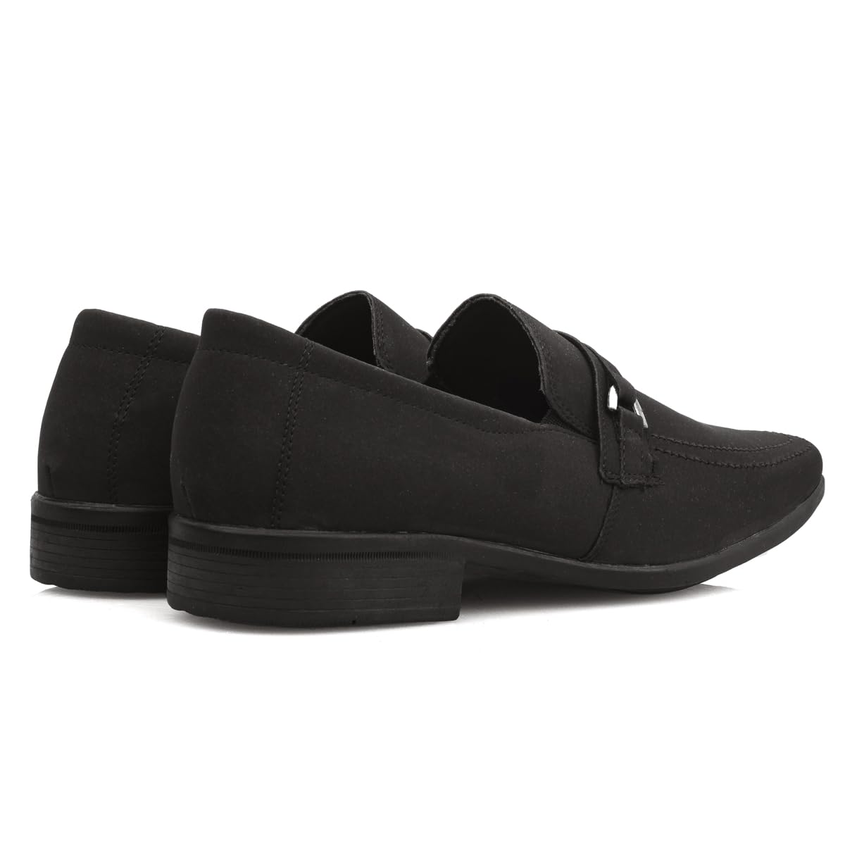 Sapato Social Masculino em NoBuck Estilo Mocassim 1103 em promoção! Veja a oferta e mais achadinhos de Sapatos 9 Hoje é o melhor dia para comprar Sapato Social Masculino em NoBuck Estilo Mocassim 1103 com aquele preço maroto! Promoção! Aproveite a oferta! 9