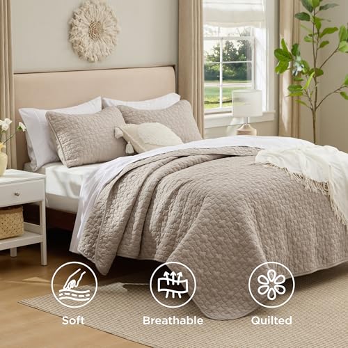 Image of Bedsure Quilts Queen Size - Lightweight Queen Comforter Set with Lucky Star Quilting, Soft Quilt Bedding Set, Taupe Bedspreads Coverlet for All Seasons with 2 Pillow Shams (90 inch x 96 inch)