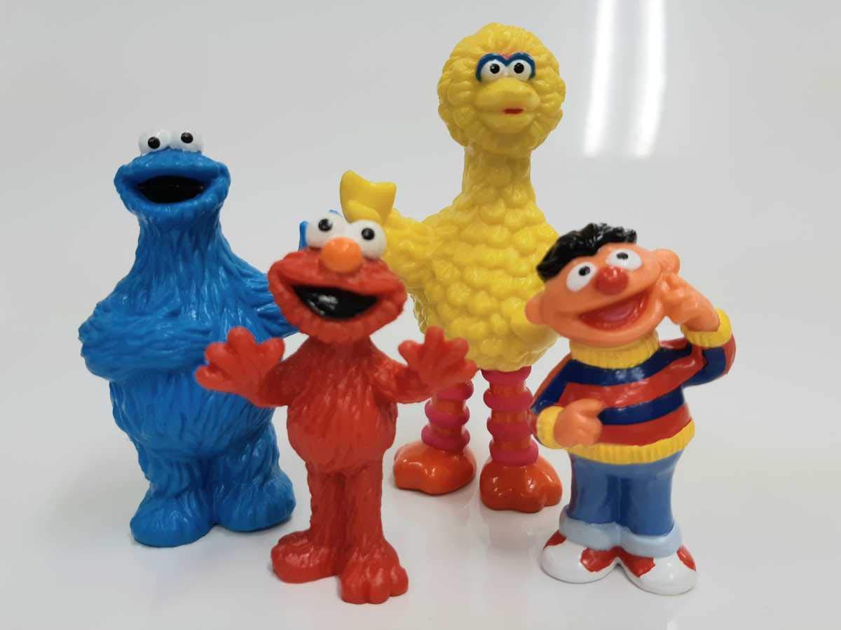 Amazon | セサミストリート キャラクター フィギュア4体セット 