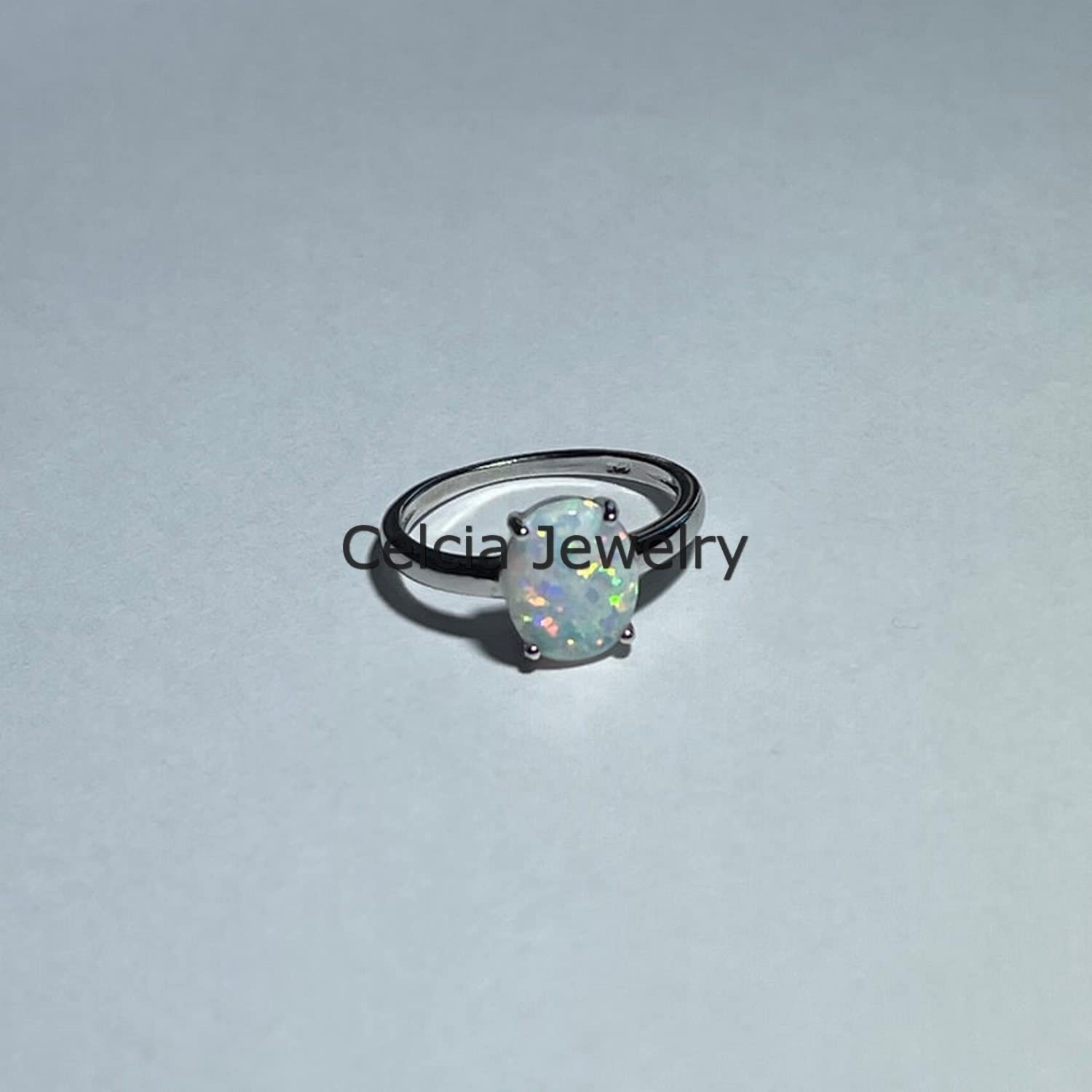 Anello solitario con pietra preziosa etiope, anello di dichiarazione, bellissimi regali di nozze per le donne, anello minimalista, anello per la festa della mamma, regali di Birthstone di ottobre