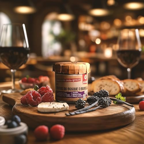 Auswahl verschiedener Marmeladen: einzigartige Geschmacksrichtungen: Kürbis und Kastanie, Orange und Anis, Erdbeeren und Chili, Waldfrüchte und Vanille. Perfekt zu Käse, 4er-Set à 180 g