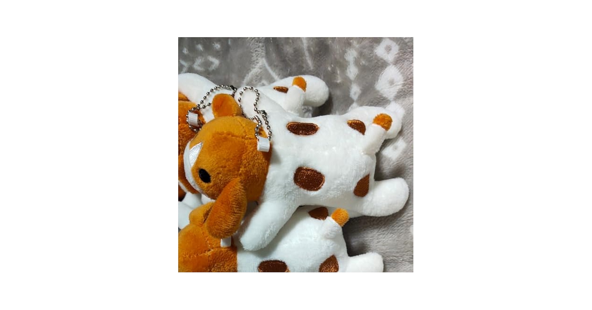 Amazon.co.jp: 処分 デコピン似 犬のぬいぐるみマスコット 大谷