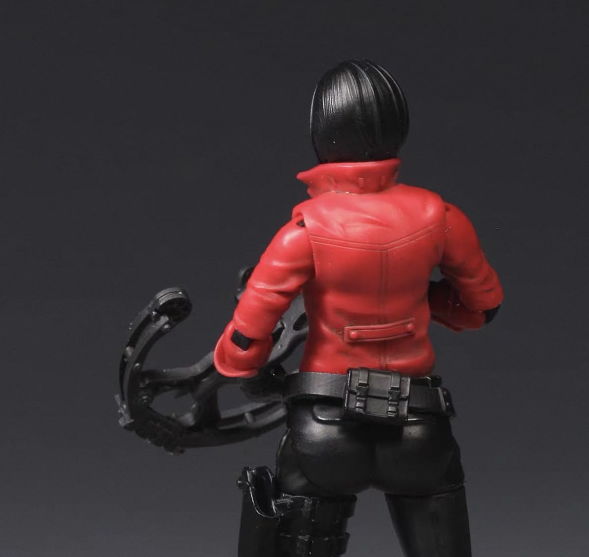 Amazon | 1/18 フィギュア biohazard エイダ・ウォン 関節可動