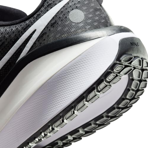 Image of Men's Nike Vomero 17 in Black /Volt-LT Smoke Grey-White