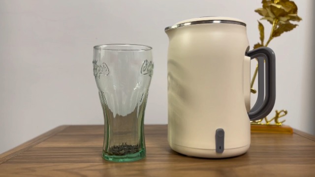 Amazon | Focustar ポータブルケトル 電気ケトル 小型 600ML トラベル