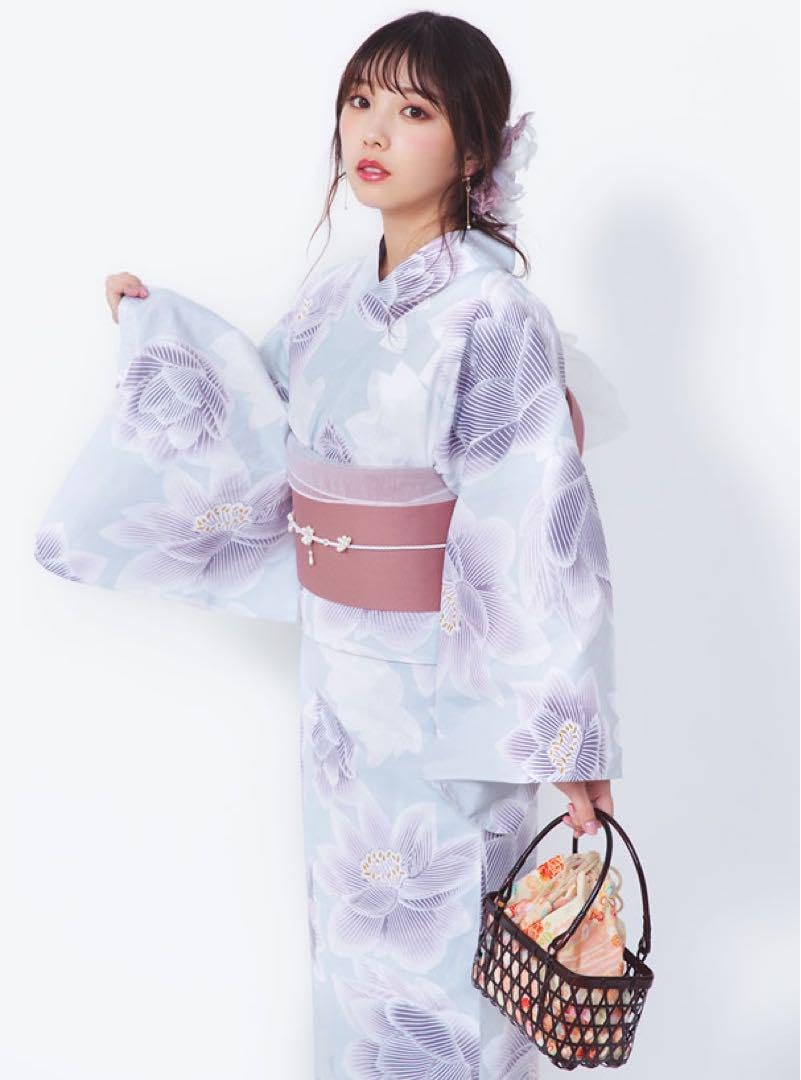 Amazon.co.jp: 蓮の花柄浴衣 与田祐希 GRL : ファッション