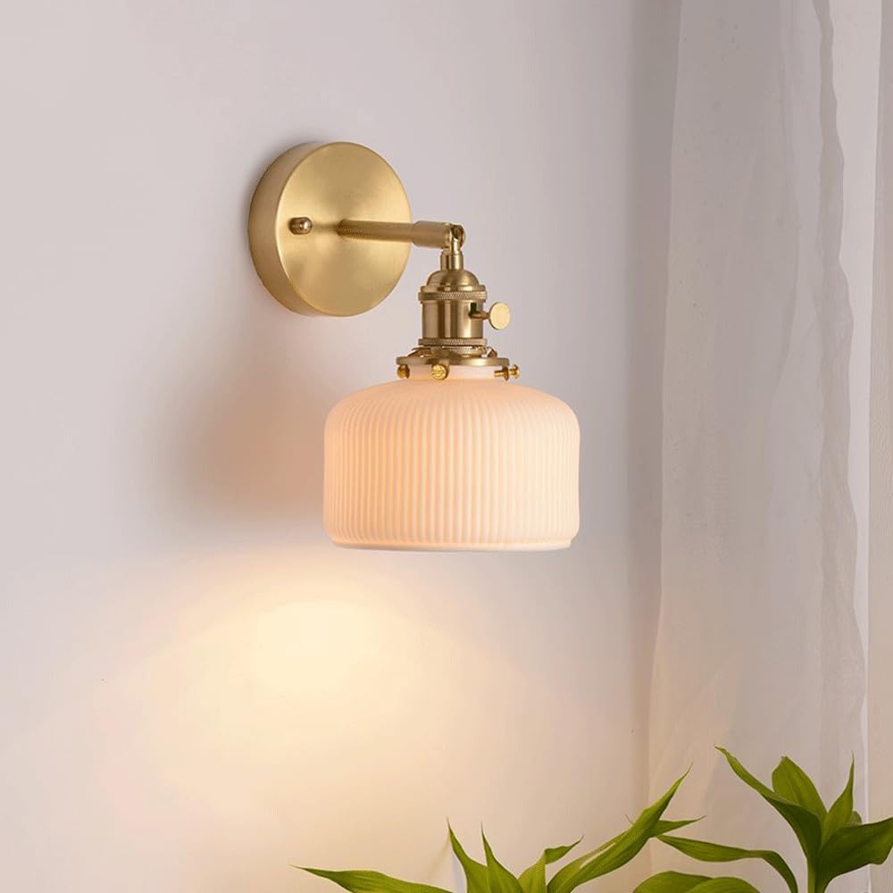 Adatto agli affittuari, applique da parete in ottone vintage, paralume in vetro al latte, camera letto, lampada, luce costiera nordica, bianca in a coste, oro