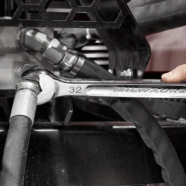 Milwaukee 45-96-9532 32MM COMBINATION WRENCH (45-96-9532)