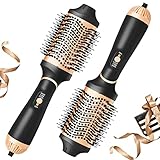 【Tecnología de iones y revestimiento cerámico】la tecnología iónica del secador de pelo no solo evita la electricidad estática, sino que le da al cabello un brillo y suavidad especiales. Cepillo de aire caliente con revestimiento de cerámica de alta calidad para evitar quemaduras por el cabello.Una opción fantástica para el cuidado de su cabello en salud y cuidado personal.