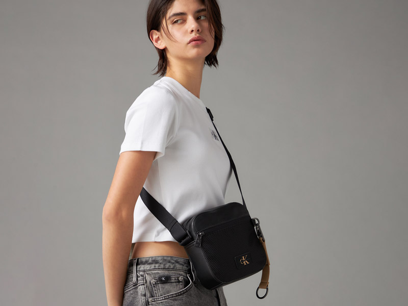 Amazon | (カルバンクライン) CALVIN KLEIN タグスクエア ショルダー