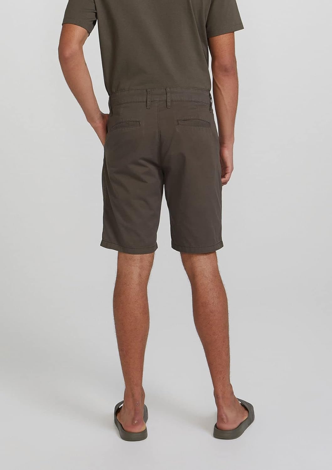Bermuda Básica Masculina Chino Em Sarja em promoção! Veja a oferta e mais achadinhos de Shorts & Bermudas 6 Hoje é o melhor dia para comprar Bermuda Básica Masculina Chino Em Sarja com aquele preço maroto! Promoção! Aproveite a oferta! 6