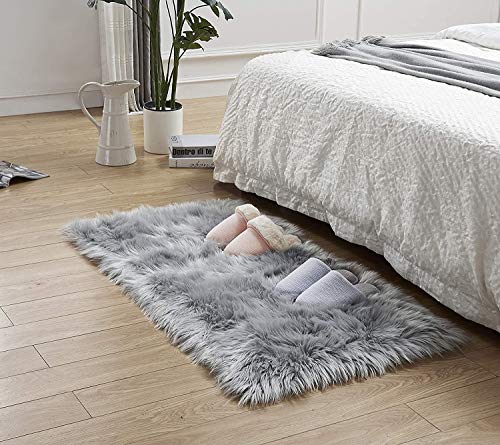 YIHAIC Faux Sheepskin Rug - Faux Fur Rug- Fluffy and Soft Faux Sheepskin Area Rug for Bedroom and Rooms Decor, Shaggy Rugs for Cozy Home Feel (Grey, 60 x 90cm)