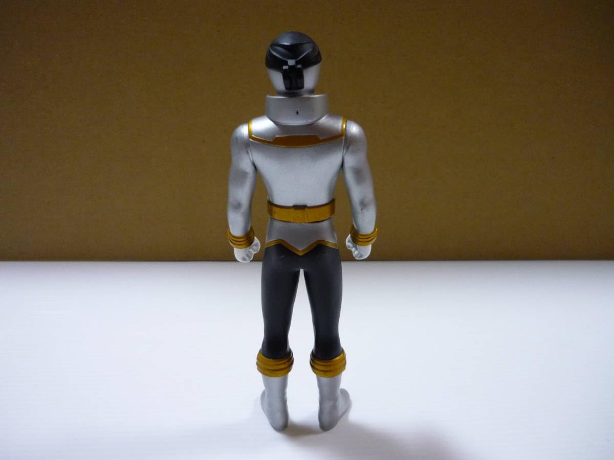 Amazon.co.jp: ソフビ ゴーカイシルバー 2011 約17cm 海賊戦隊 