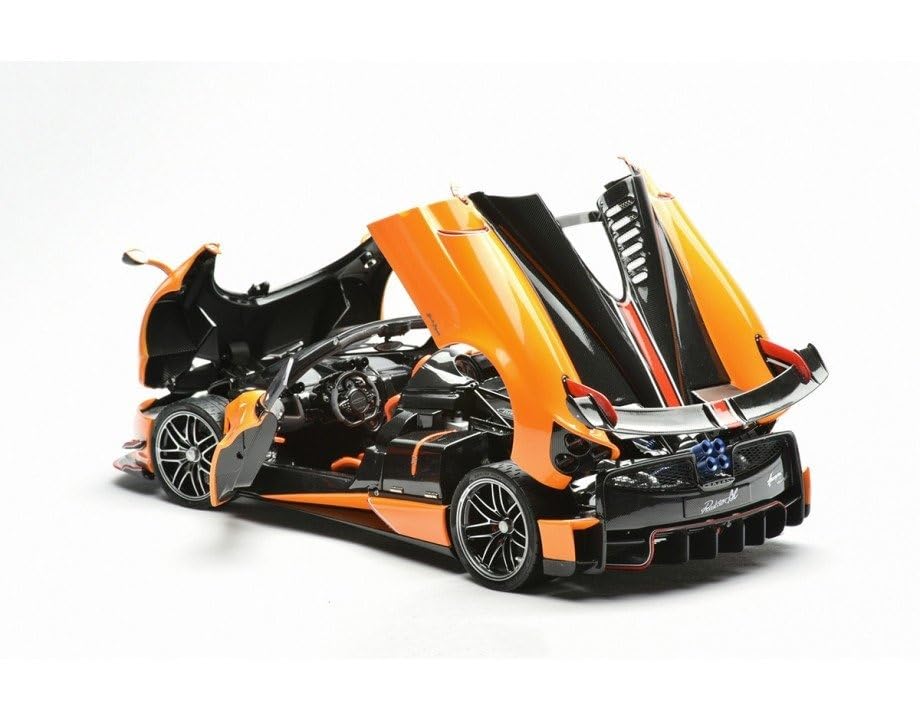 Amazon.com: Pagani Huayra Roadster BC - 1:18 - LCD Models : Arte y