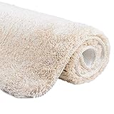 Material & Design: Der Microfaser Hochflor Teppich Jana in zeitloser Uni Optik, lässt sich sehr gut mit den verschiedensten Farben kombinieren. Zudem ist er flexibel einsetzbar z.B. in Ihrem Badezimmer als Badewannen-/Duschvorleger oder im Flur, Esszimmer und Wohnzimmer.