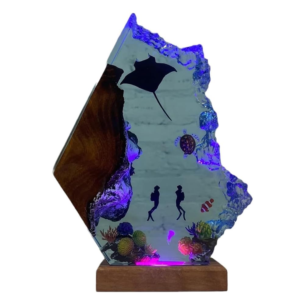 Lampa LED z żywicy epoksydowej z manta ray i nurkami, motyw oceanu, półprzezroczysta sztuka, drewniana podstawa, do dekoracji biura domowego
