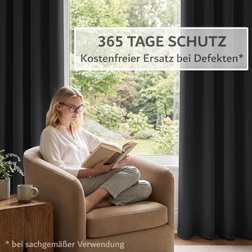 Cozyor Praktisches Set ohne Bohren: 2X Vorhang + 1x Klemmstange Silber 111-200 cm + 2X Raffhalter mit Magnet Blickdicht & verdunkelnd, als Raumteiler, Fenster & Tür Schwarz Thermovorhang 220x135cm