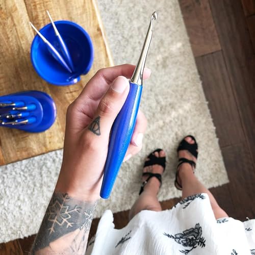 Image of Furls Crochet Hook, Odyssey Blue, Nickel Plated Tip for Effortless Glide, Ergonomic Handle Crochet Hooks 7 inch (Odyssey Blue, M - 8.00MM)