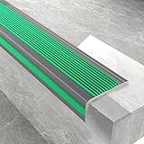 Installation Auto-adhésive Facile : Nos bandes de protection sont dotées d'un adhésif puissant et peuvent être utilisées immédiatement après le retrait. Nettoyez simplement la surface avec un chiffon humide et laissez sécher pour une adhérence optimale. Appuyez fermement sur la surface pour fixer les protections de marches d'escalier.