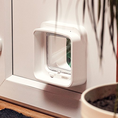 SureFlap Sure Petcare DualScan Mikrochip-Katzenklappe, kompatibel mit RFID-Halsbandanhängern und Mikrochips, EIN-Knopf-Steuerung, Einbau in Türen, Glasscheiben und Wände, batteriebetrieben, weiß