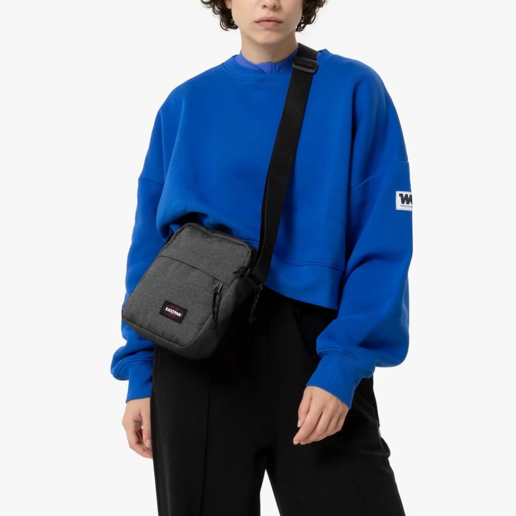 EASTPAK The Bigger One SCHULTERTASCHE