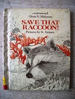 Paperback Save that raccoon! (A Let me read book) Book