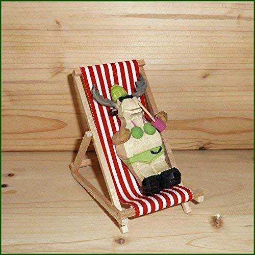 Figurine d'élan en bois sur sa chaise de soleil pour égayer votre table de Noël