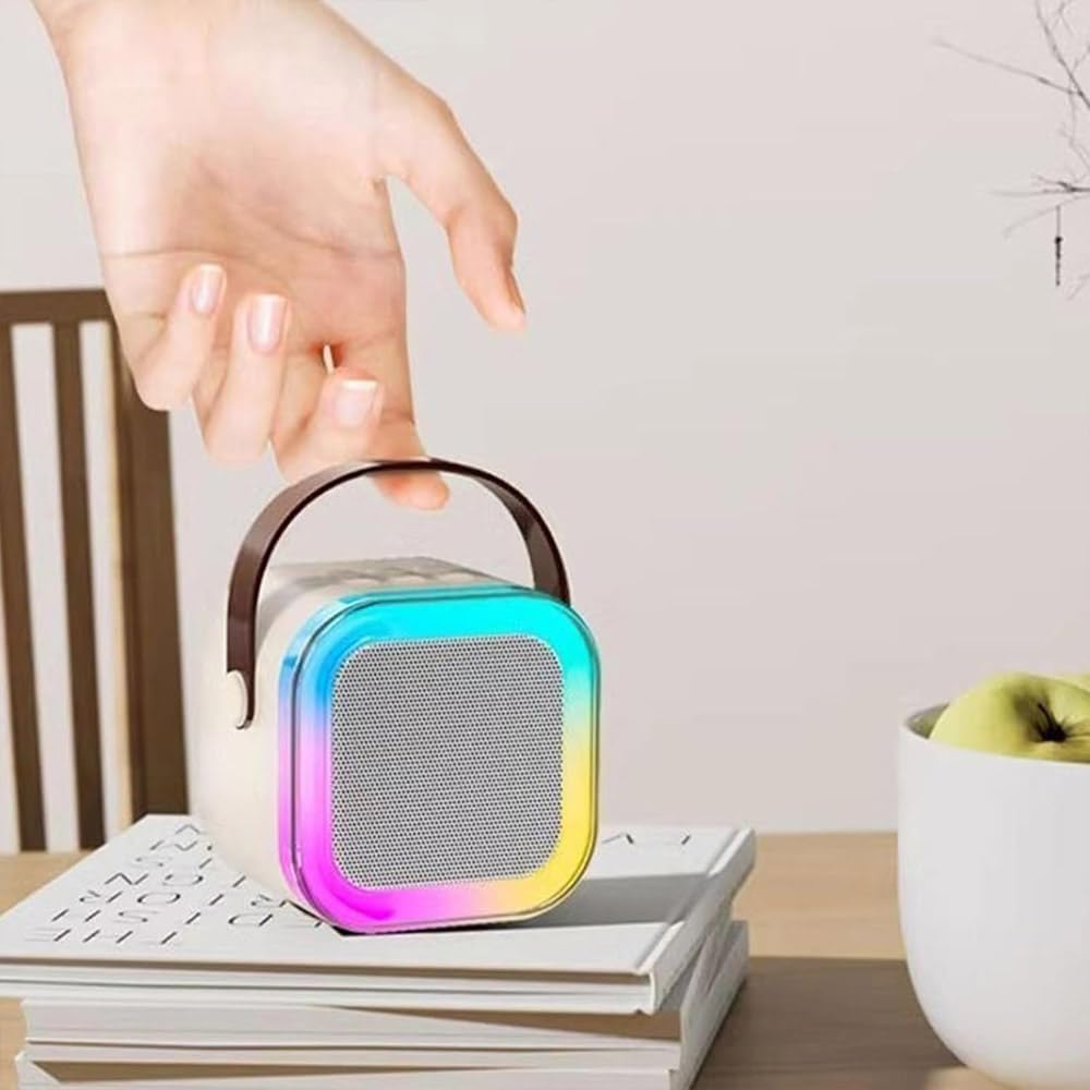 Mini Macchina Karaoke Per Bambini E Adulti,Karaoke Con 2 Microfono Karaoke Per Bambini Mini Cassa Bluetooth Portatile Con Led Luci E Cambia Voce,Mini Karaoke Macchina Per Bambini E Adulti (Nero)