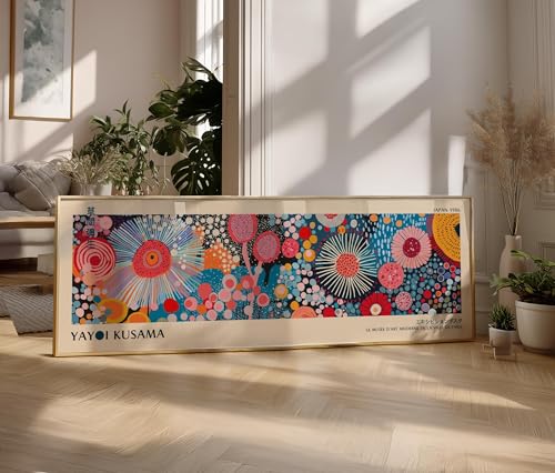 Affiche Yayoi Kusama panoramique pour sublimer votre décoration de lit horizontale