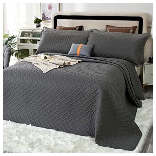 OFIXI 128x120 Extra Large King Comforter 3 Piece Quilts Set Oversized King Plus Lightweight Summer Bedspread Bedding Coverlet Reversible for All Season with Matching Shams, Dark Grey