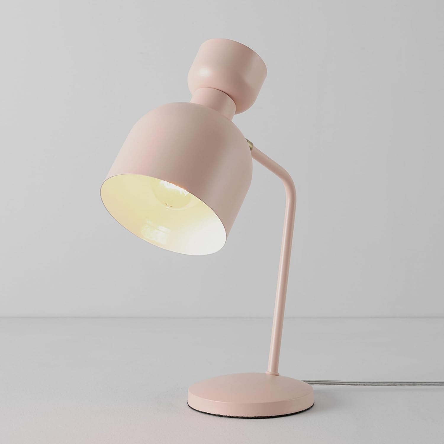 Globe Electric 52297 16" Desk Lamp, Matte Pink, Brass Pivot Joint, in-Line On/Off Switch, Reading Light, Dorm Room Essentials, Lamps for Living-Room, Office Supplies, Lights for Home