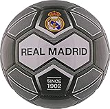 Balón del Real Madrid grande blanco y negro., Talla 5 similar al tamaño reglamentario..