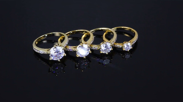 IN VENDITA! Anello Simulante Con Diamante Realizzato A Mano Con Taglio Marquise E Trillion - Disponibile In Oro Bianco O Argento Sterling - Anello Di Fidanzamento Fatto A Mano - Italia - Foto 6