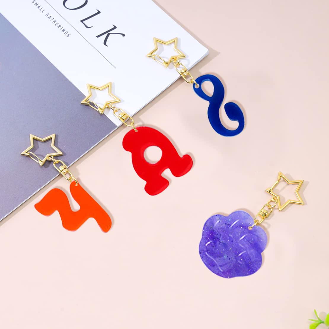 HyzaPhix 116pcs Moule En Silicone Lettre, Moulle Resine Epoxy Alphabet, Moulage De Bijoux Pour Fabrication De Porte-clés, Pendentifs, Boucle D' Oreilles, Collier (116pcs