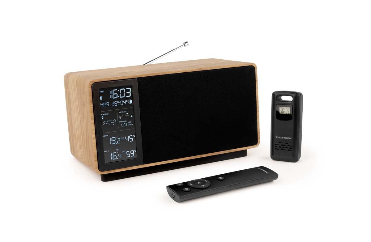 THOMSON Enceinte Bluetooth et Station Météo, Radio FM, Haut-Parleur Puissance 50W, Sonde Extérieure sans Fil, Analyse Qualité de l'Air Intérieure, Télécommande, Large Ecran LCD - en Bois - WS202TBK