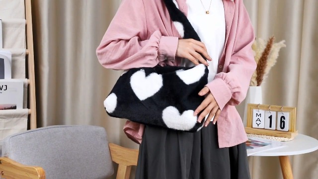 Amazon.com: KPX Fuzzy Tote Bag Y2K Fluffy Shoulder Bag Women Furry