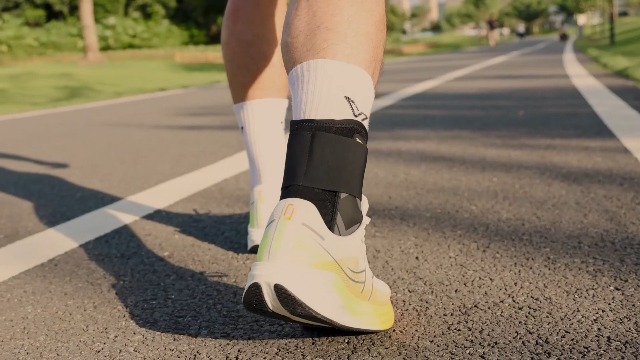 Image of ZOELION Ankle Brace for Men Women with Self-Adjusting Side Pads, [Slim Fit & Flex Support] Ankle Stabilizer Support, Quick Hook & Loop Lace Up Ankle Brace for Sprained Ankle,Injury Recovery,Sports, L