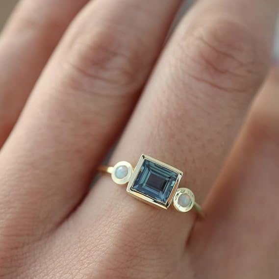 14kゴールドメッキ 重ね付け可能なリング3点セット プリンセスカット ブルージェムストーン 婚約指輪 オパール&バゲット Cz スタッキングバンド付き ブライダルプロミス ジュエリー 女性用 結婚式 & バレンタインデー サイズ11