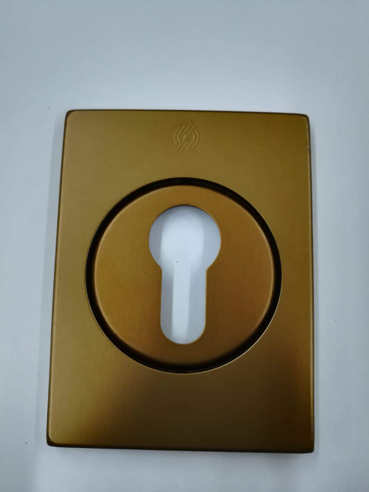 BOCCHETTA ROSETTA QUADRA PER PORTA PORTONE BLINDATO, PIASTRINA PER CILINDRO EUROPEO FINITURA ALLUMINIO BRONZATO F4 82X62 COMPLETA DI VITI DI FISSAGGIO SECUREMME