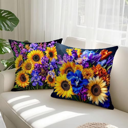 Housses de coussin automne fleuries pour décorer le canapé du salon